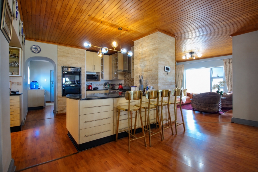 5 Bedroom Property for Sale in Beacon Bay Eastern Cape